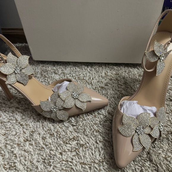 Brand New never worn Azalea Wang Nude heels, with crystal flowers! - Picture 6 of 12